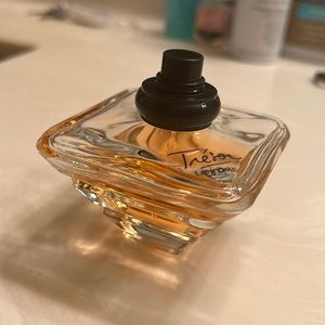 Lancôme Paris Tresor Perfume